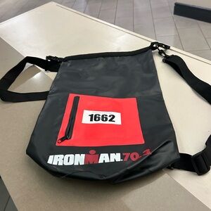 Iron Man Black and Red Crossbody Messenger Bag Clean and like new!